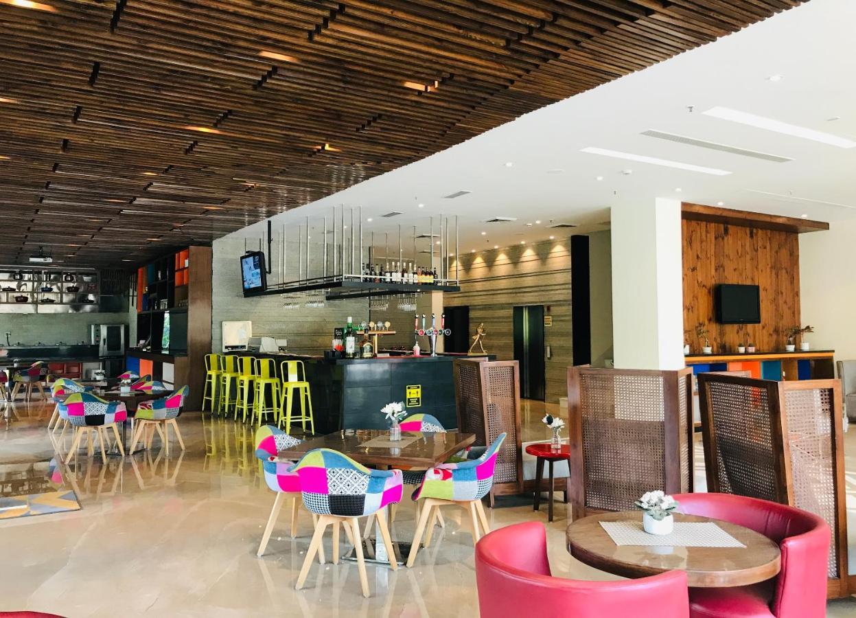 Golden Tulip City Centre Gurgaon Zewnętrze zdjęcie