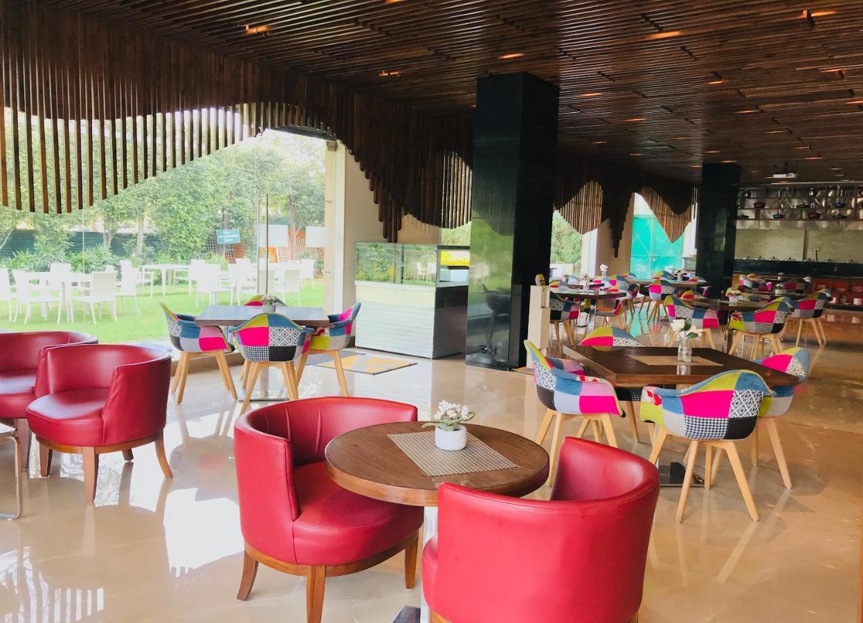 Golden Tulip City Centre Gurgaon Zewnętrze zdjęcie