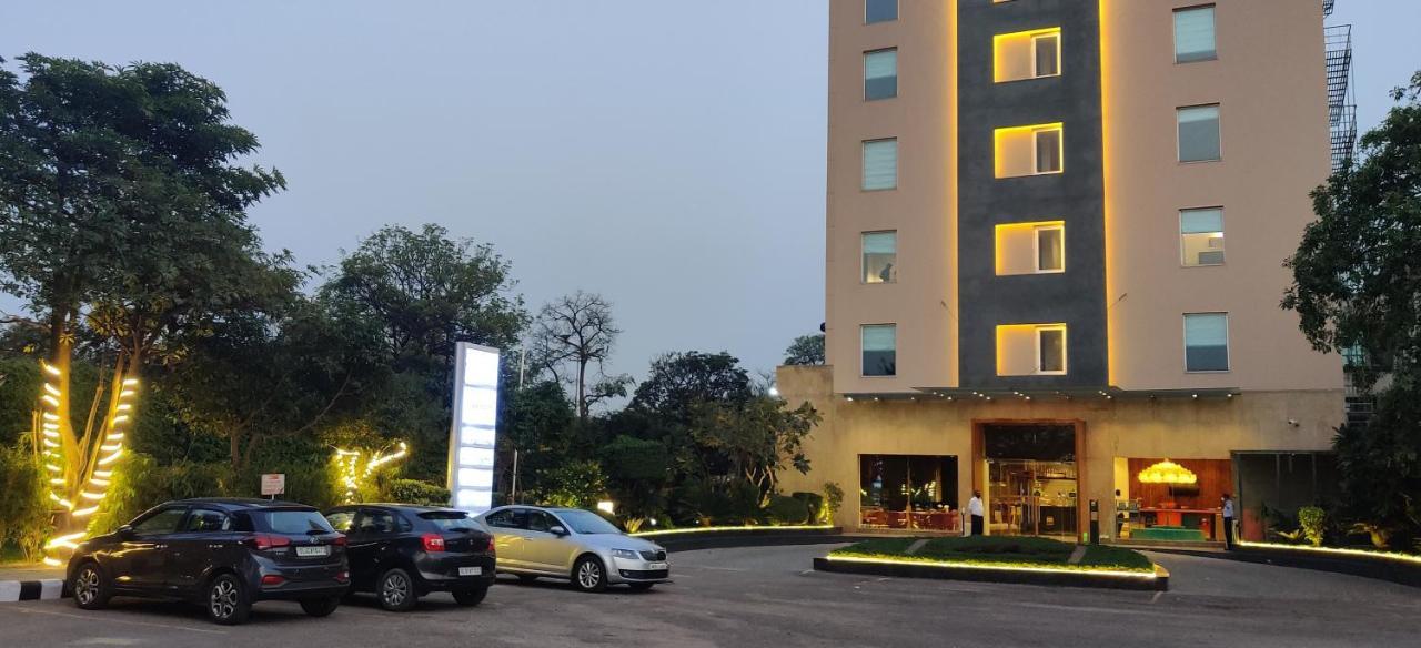 Golden Tulip City Centre Gurgaon Zewnętrze zdjęcie